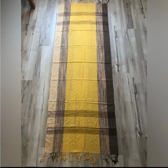 Lululemon & Buff Headband, Knitted Toque, 3 Pashmina Scarves - Picture 10 of 12